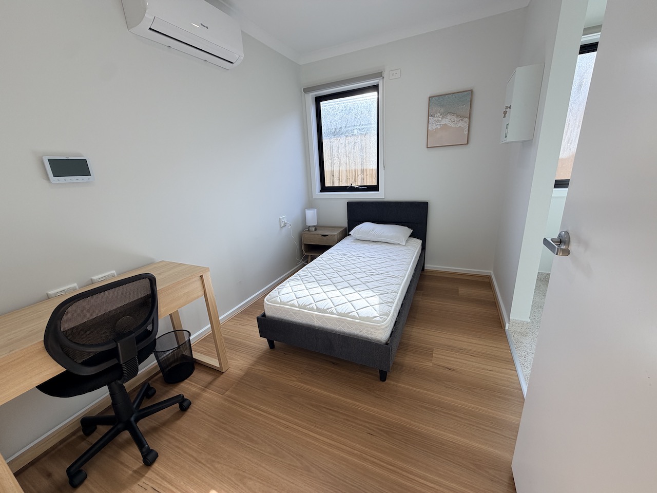 Spacious & Light-Filled 2 + OOA HPS Home with Room Available — Home image 8