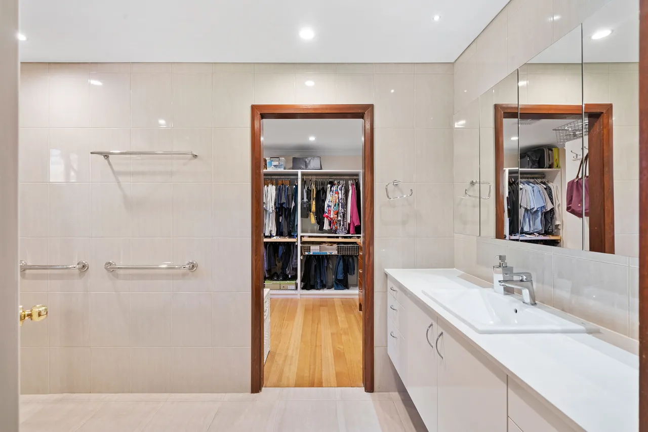 Sil available with country style living — Home image 9