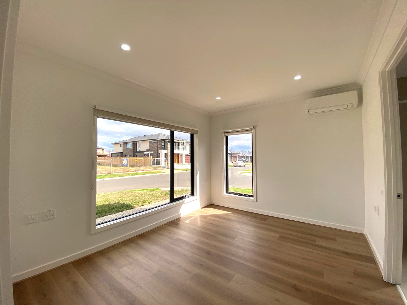 Brand New 3-Bedroom Stunner in Truganina – Walk to Shops, Live in Style! — Home image 3
