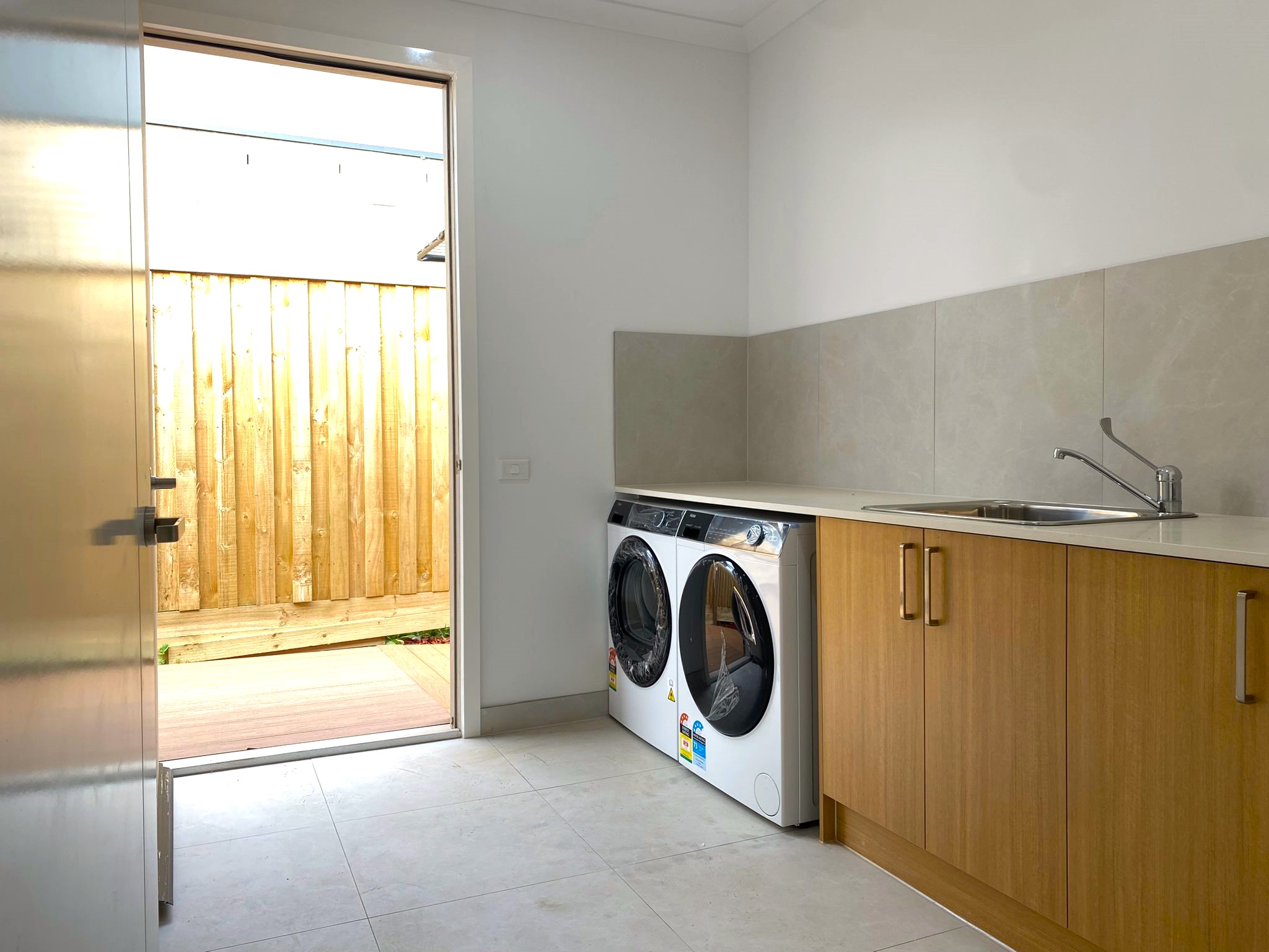Brand New 3-Bedroom Stunner in Truganina – Walk to Shops, Live in Style! — Home image 6