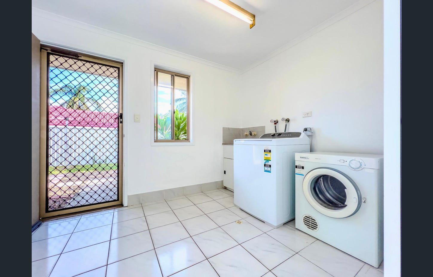 Seeking a 1:2/1:3 SIL Male Housemate in Arundel — Home image 4