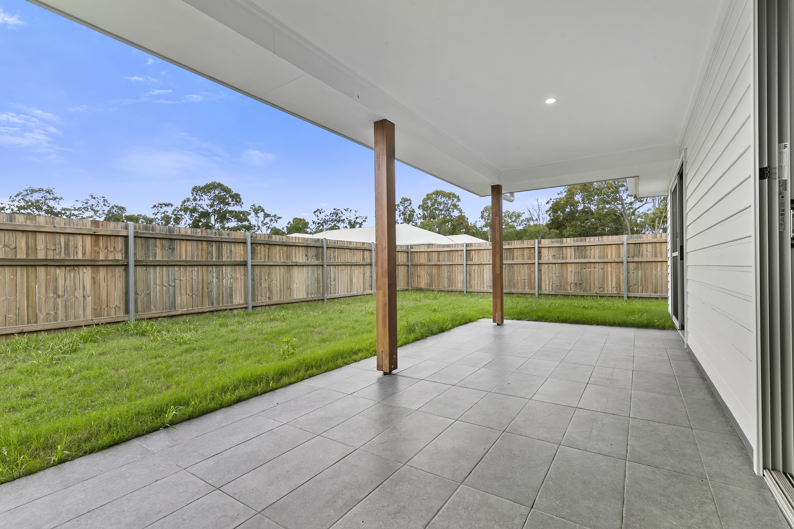 BURRUM HEADS, QLD – IMPROVED LIVEABILITY HOUSE — Home image 3