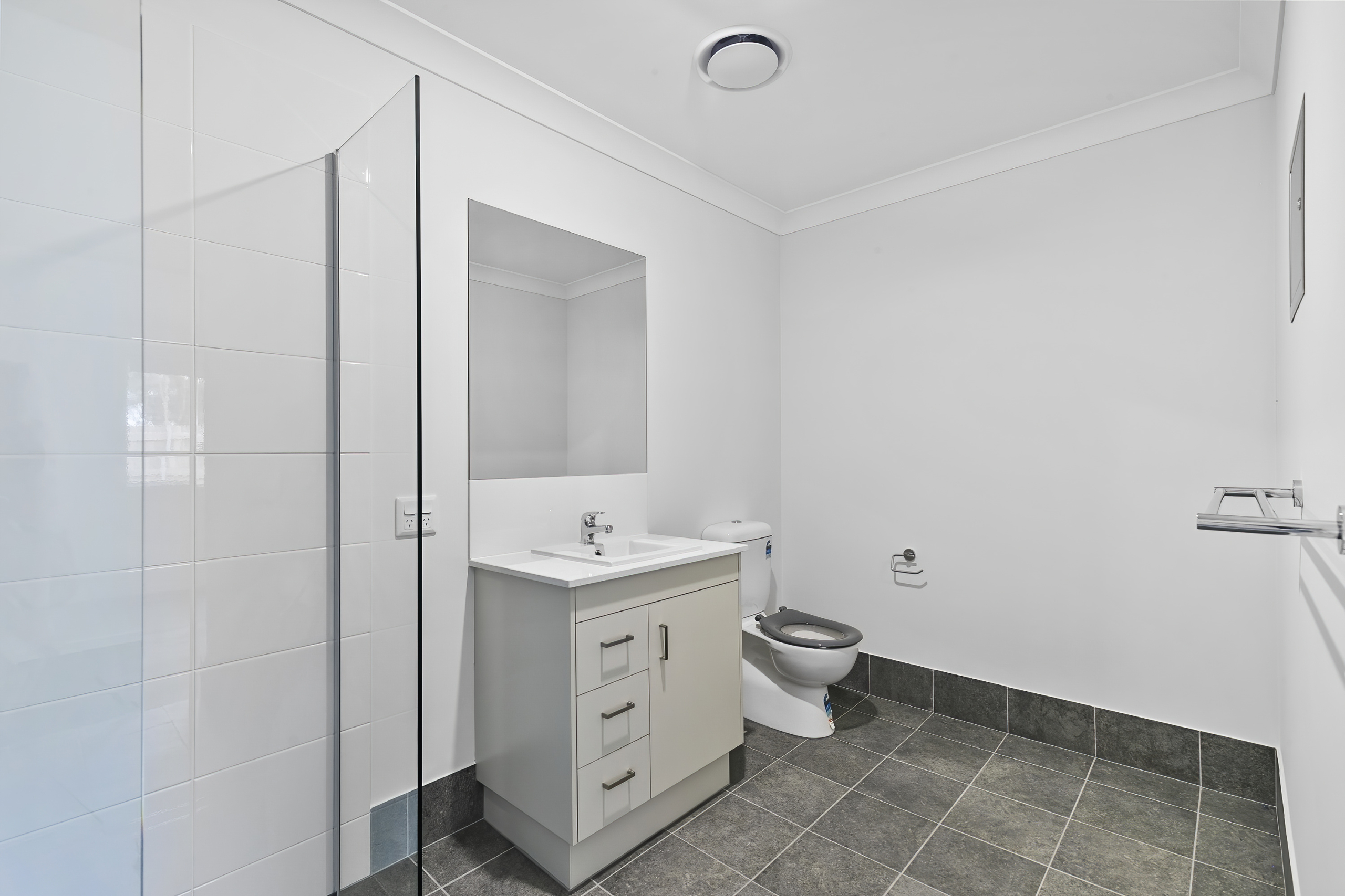 BURRUM HEADS, QLD – IMPROVED LIVEABILITY HOUSE — Home image 9