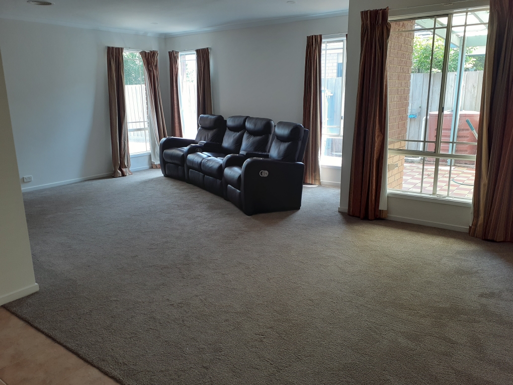 Spacious and Airy with plenty of natural light. Close to Amenities — Home image 4