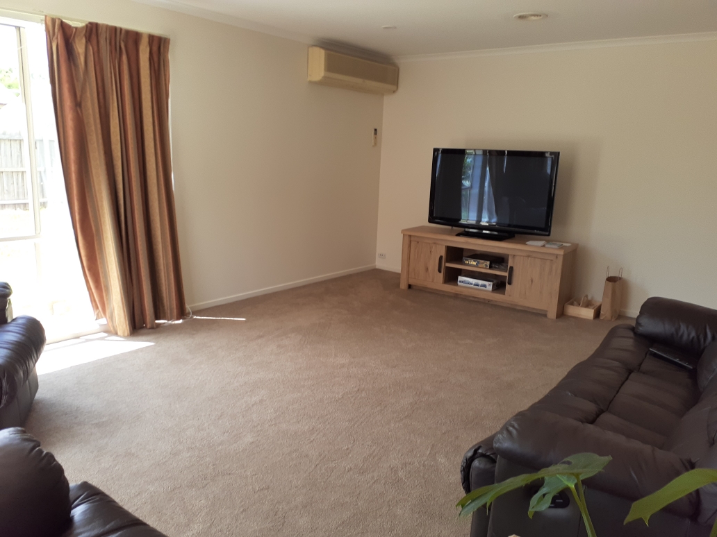 Spacious and Airy with plenty of natural light. Close to Amenities — Home image 10