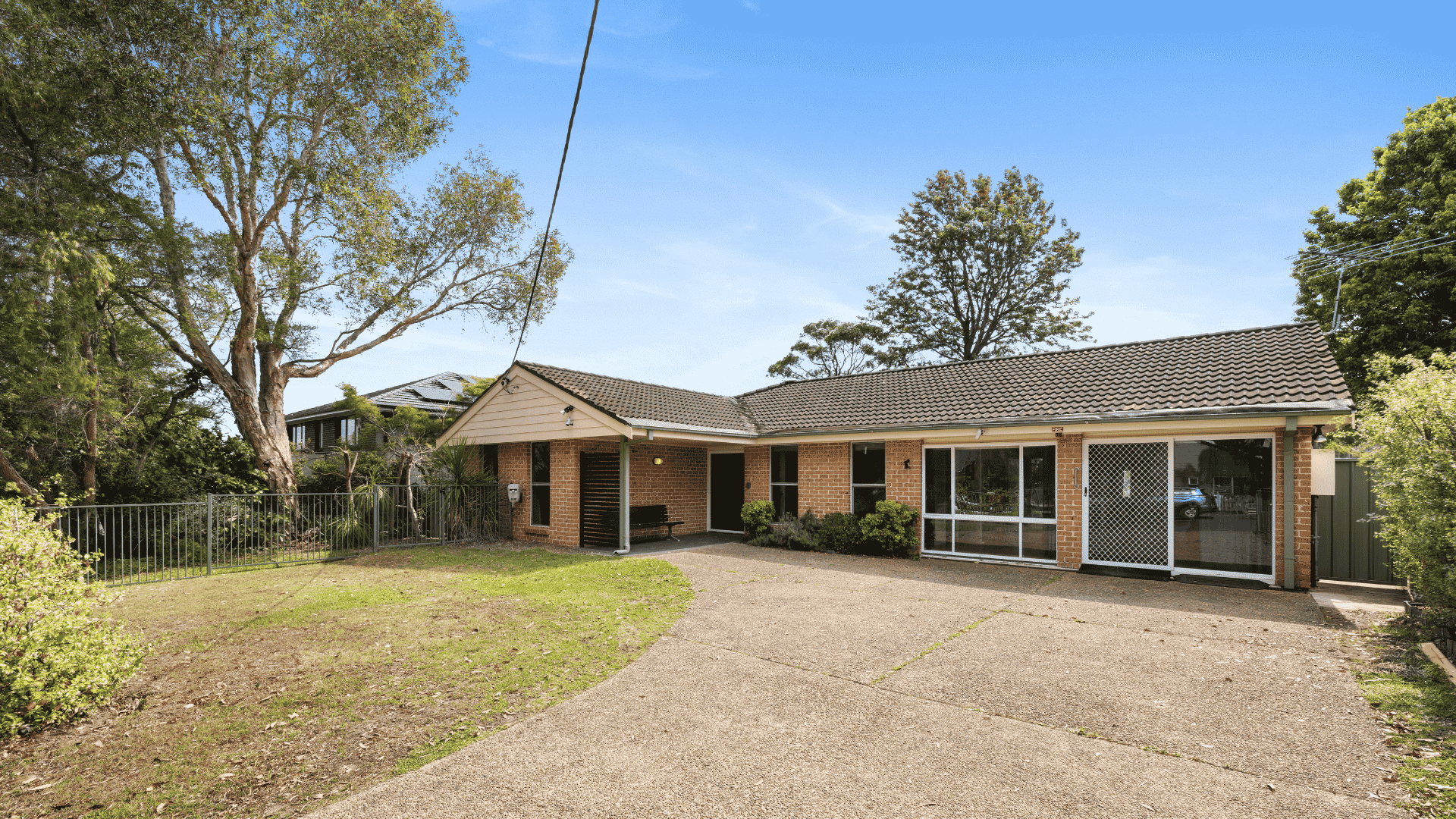 Freshly renovated 5-bedroom all male home — Home image 2