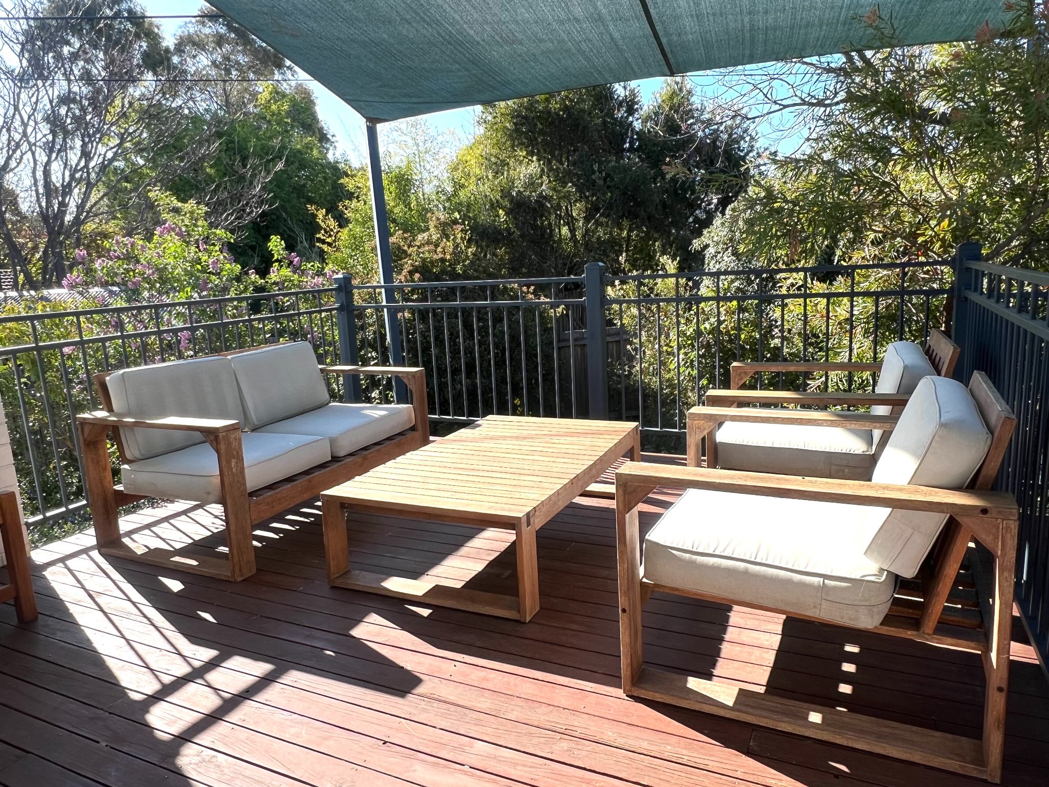 Danny Met Sally SIL Home Hughes, Canberra — Home image 2