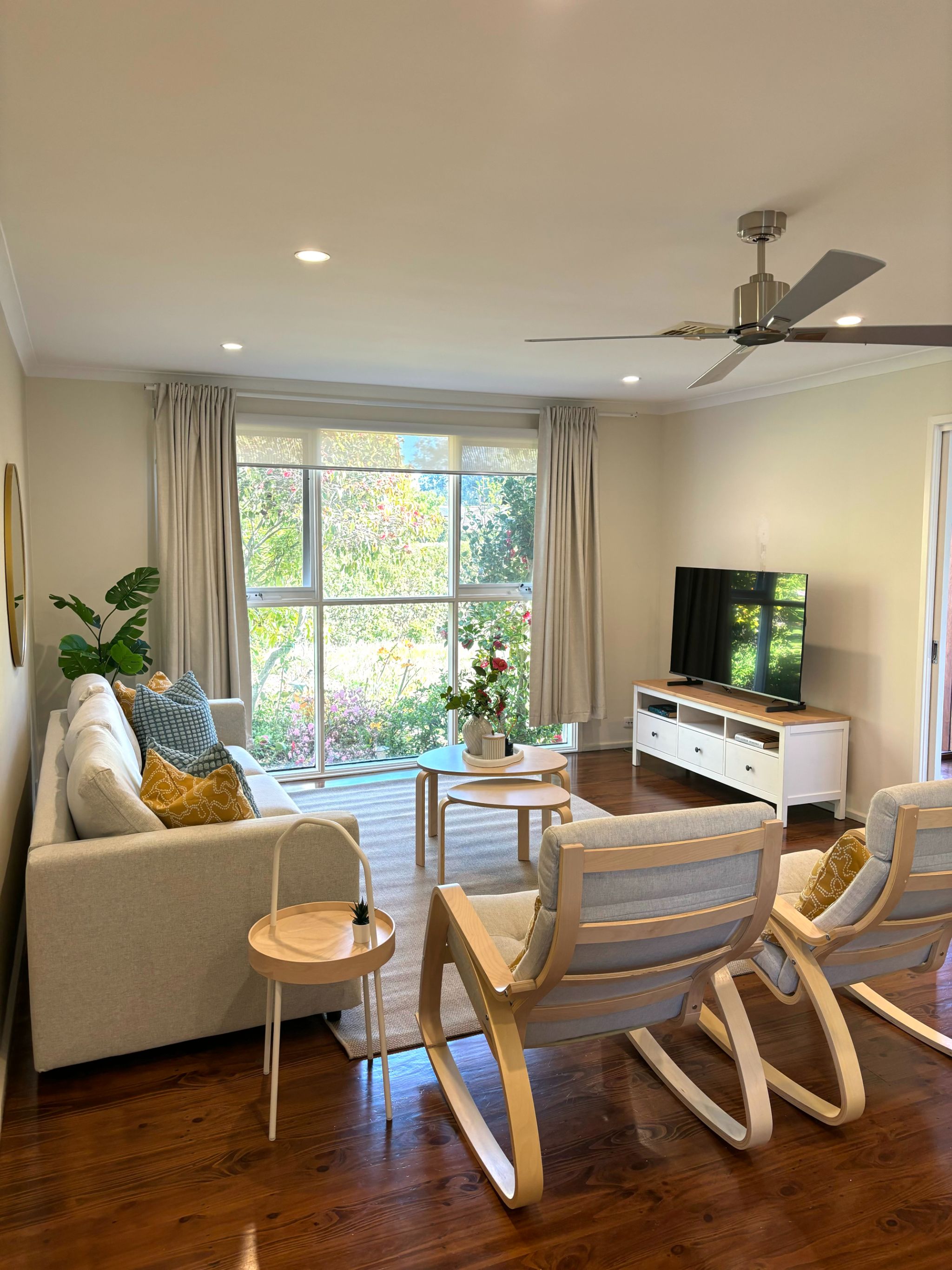 Danny Met Sally SIL Home Hughes, Canberra — Home image 9