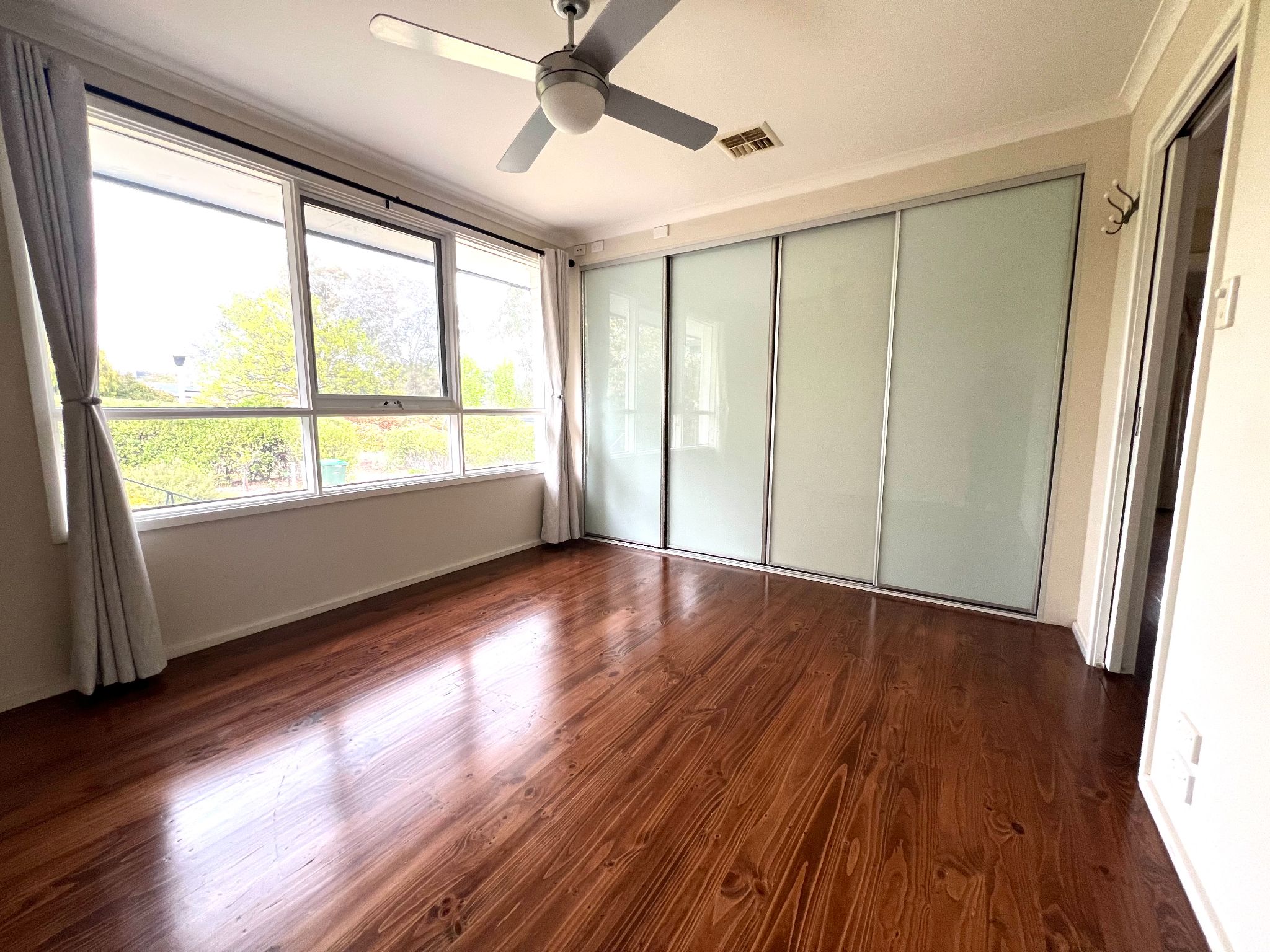 Danny Met Sally SIL Home Hughes, Canberra — Home image 11