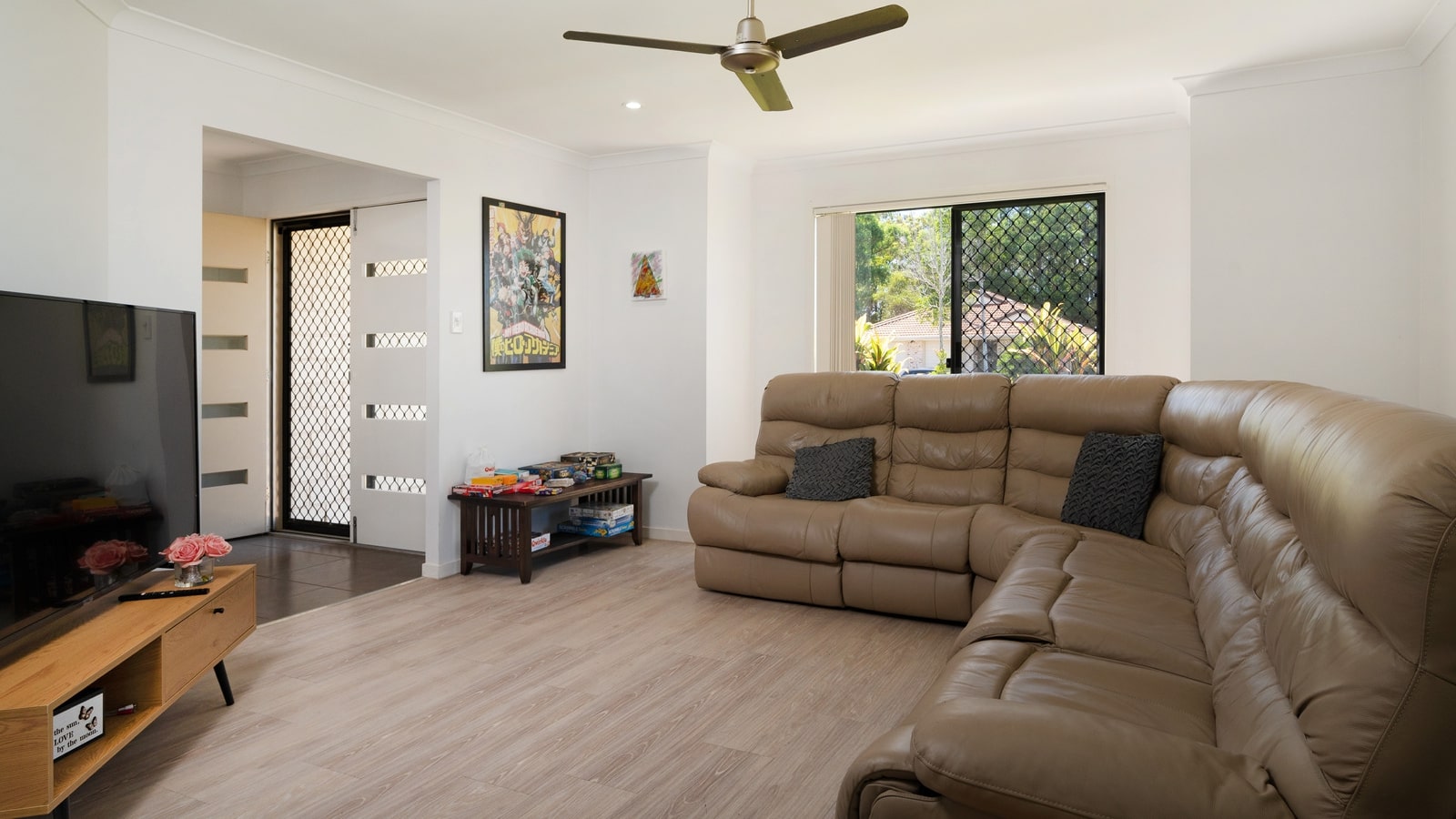 All female 1:3 in Morayfield — Home image 2