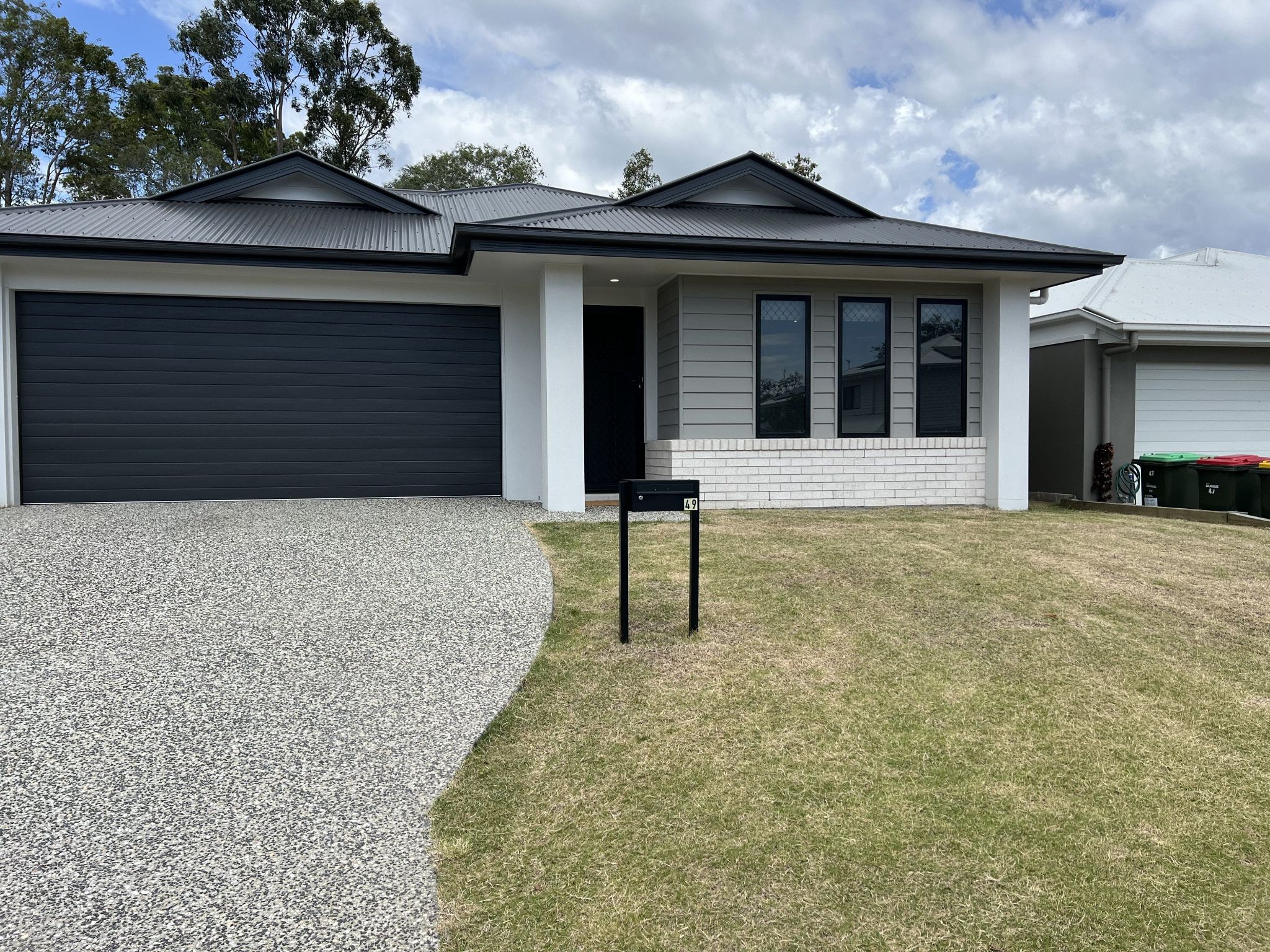 SIL Home in Pimpama with 3 Private Ensuites — Home image 6
