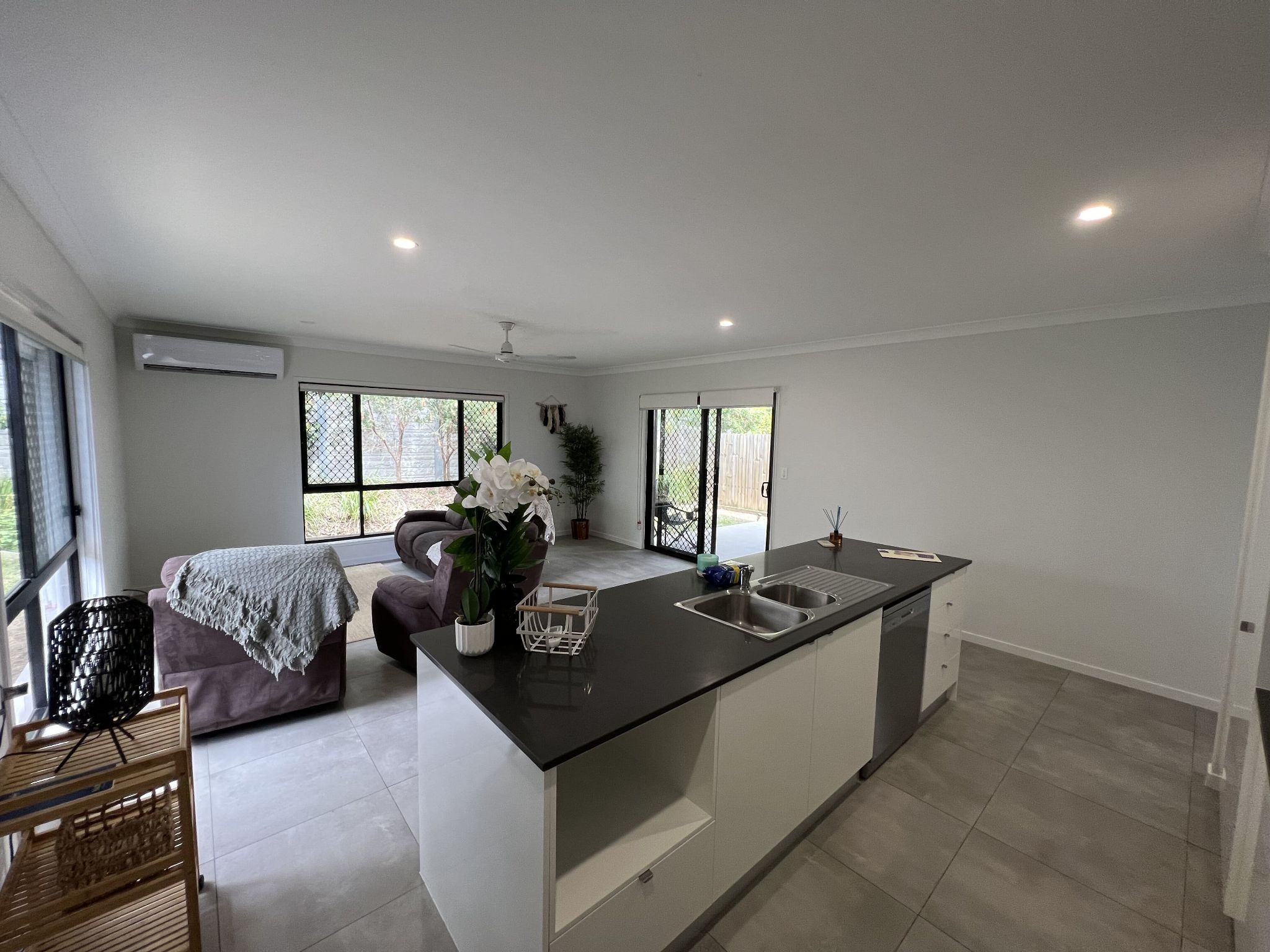SIL Home in Pimpama with 3 Private Ensuites — Home image 8