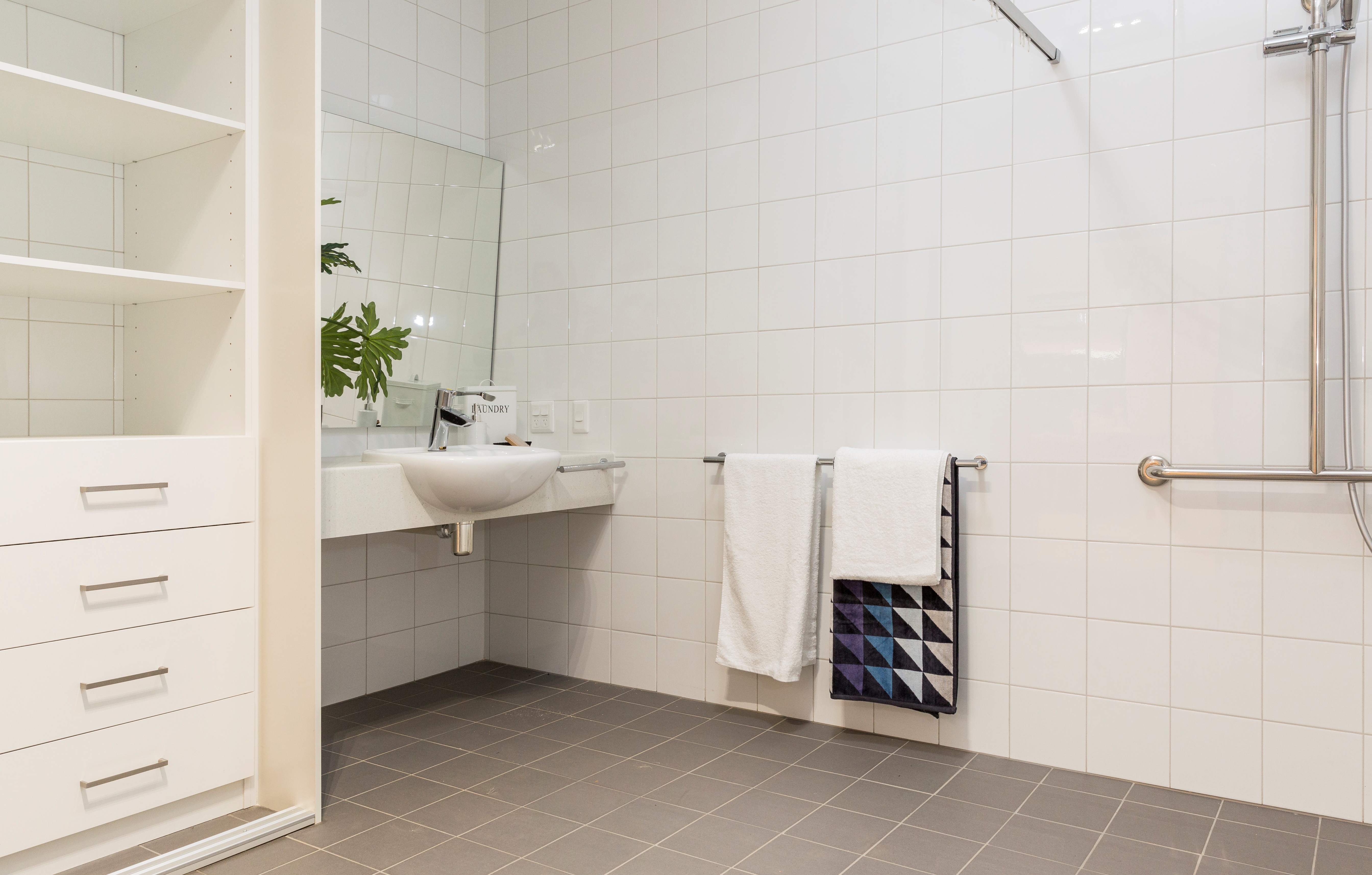Single-Occupancy Whole 2 Bedroom Villa in Salisbury — Home image 13