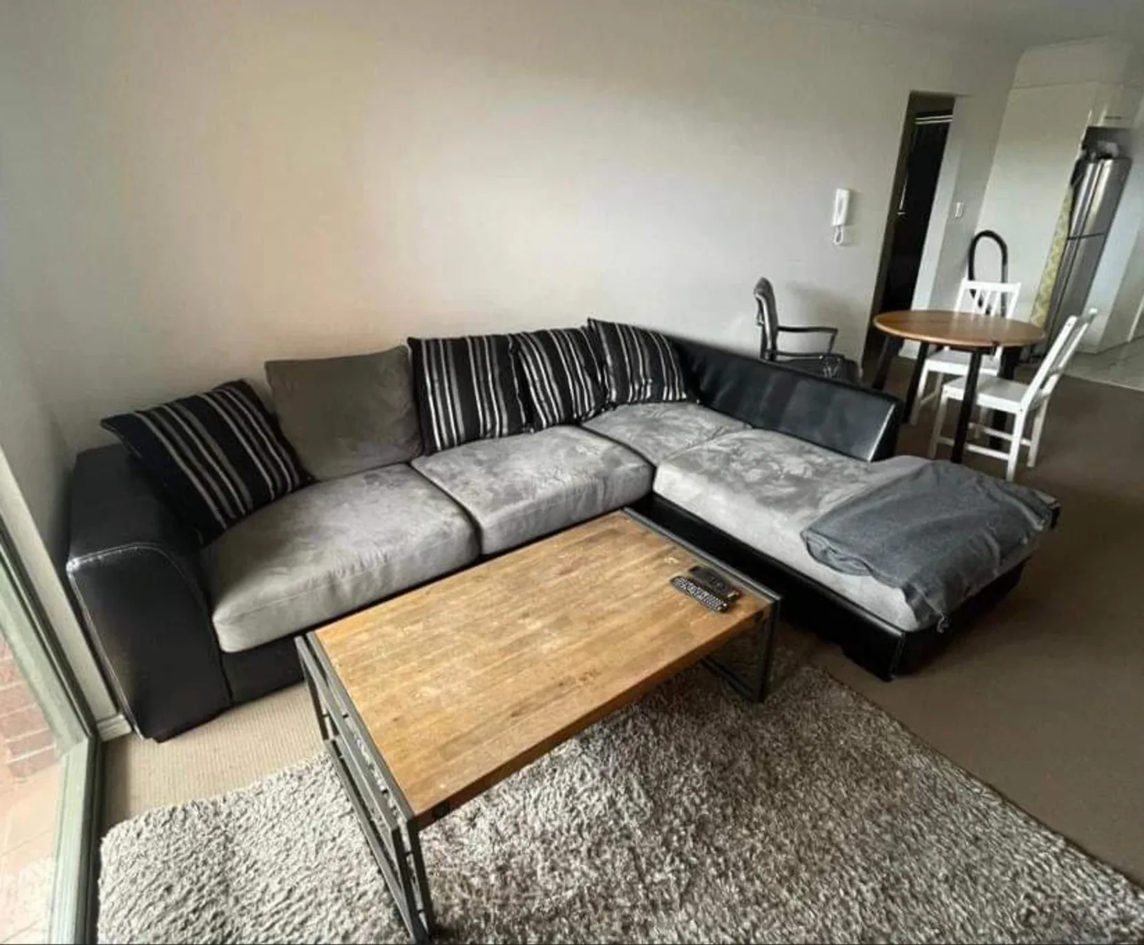 Oceanview Supported Living Apartment in the Heart of Coogee Beach — Home image 2