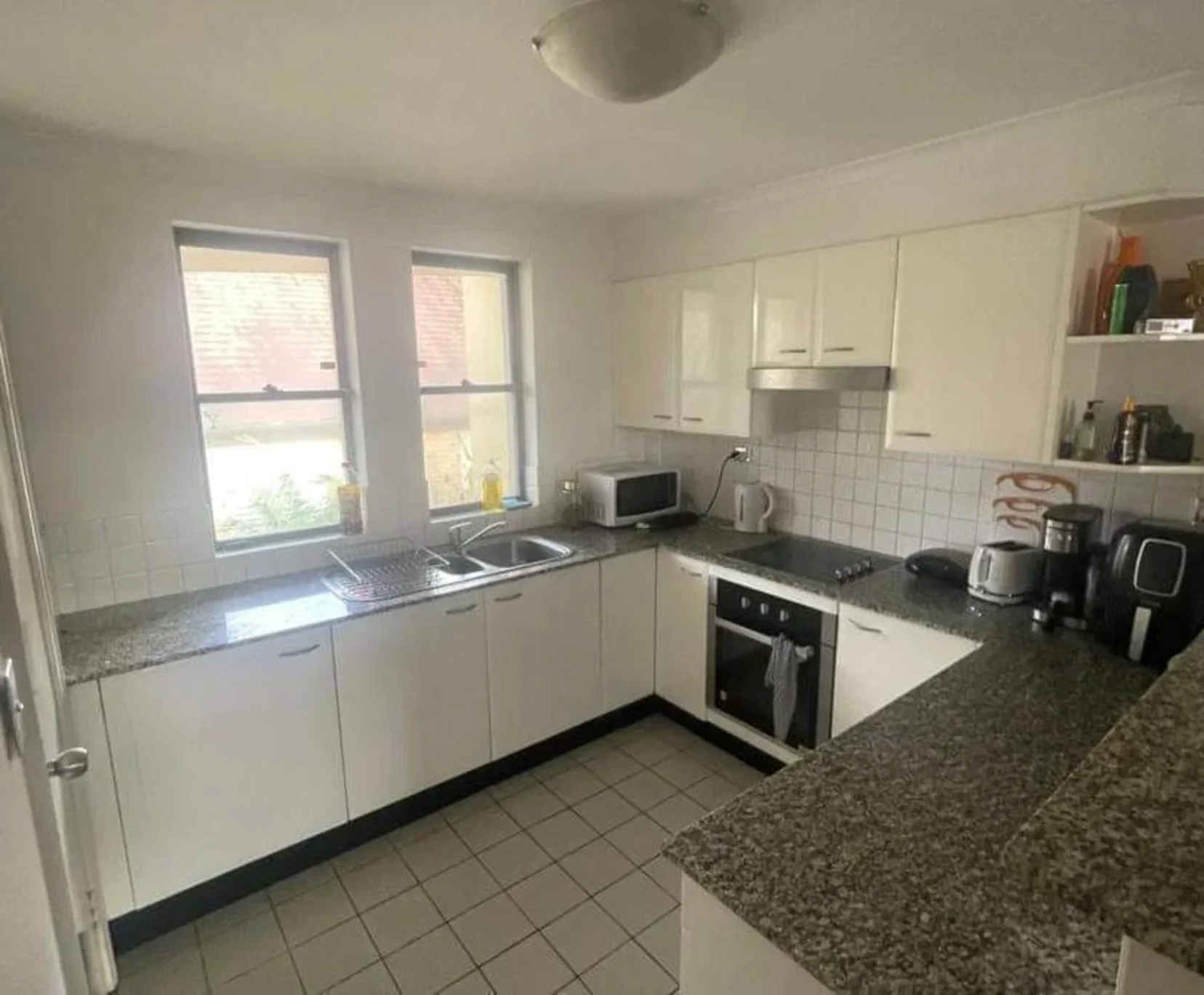 Oceanview Supported Living Apartment in the Heart of Coogee Beach — Home image 3