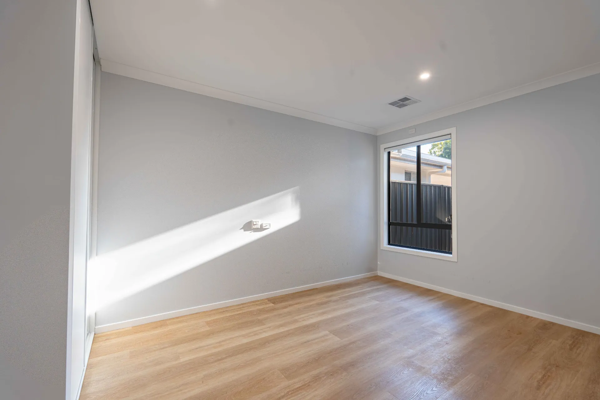 9A - Mallett Avenue — Home image 6