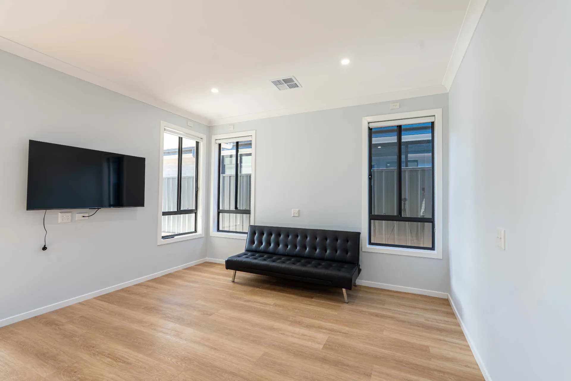 9A - Mallett Avenue — Home image 8