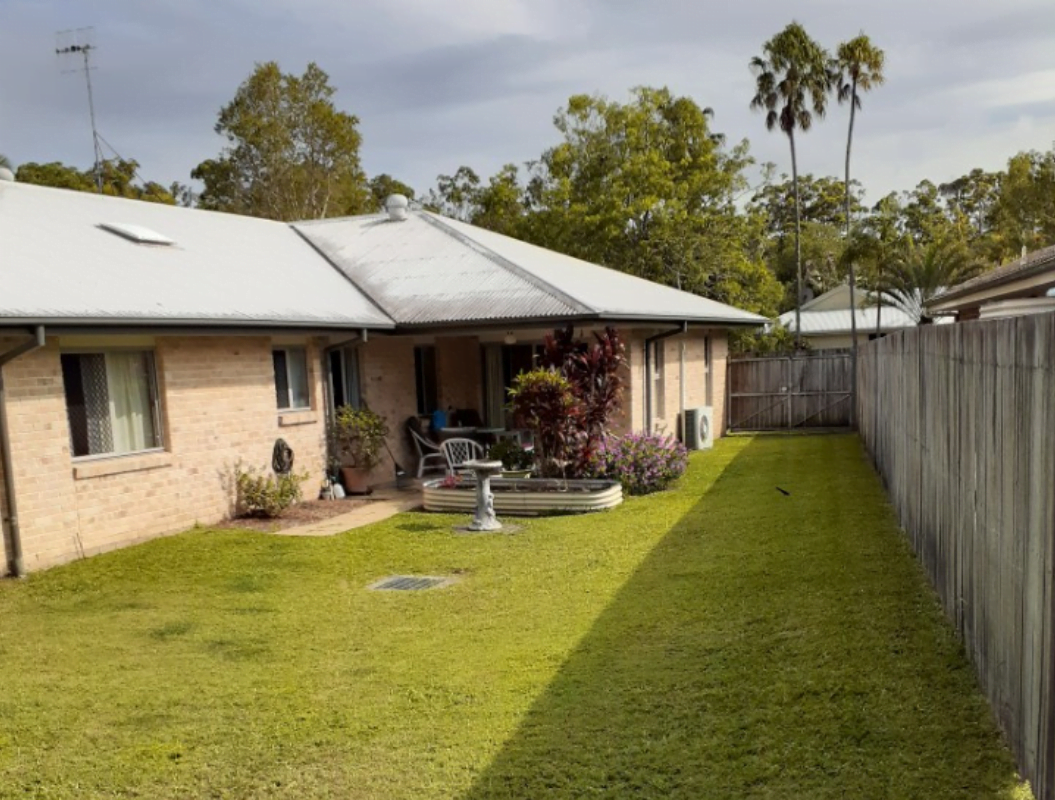 Live your best life near Noosa Beach. Discover a vibrant coastal lifestyle. — Home image 11
