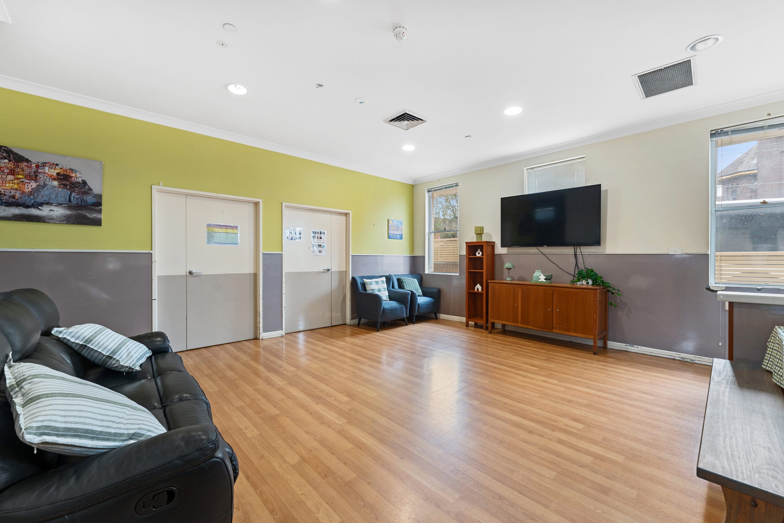 Enjoy easy, accessible living in Campsie with open-plan spaces — Home image 8