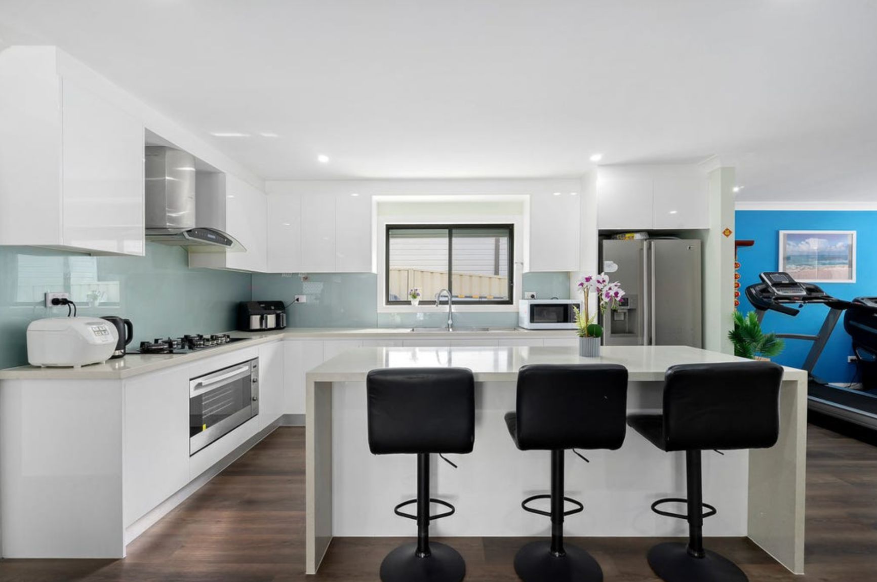 Spacious home with community living - Cambridge Park! — Home image 2