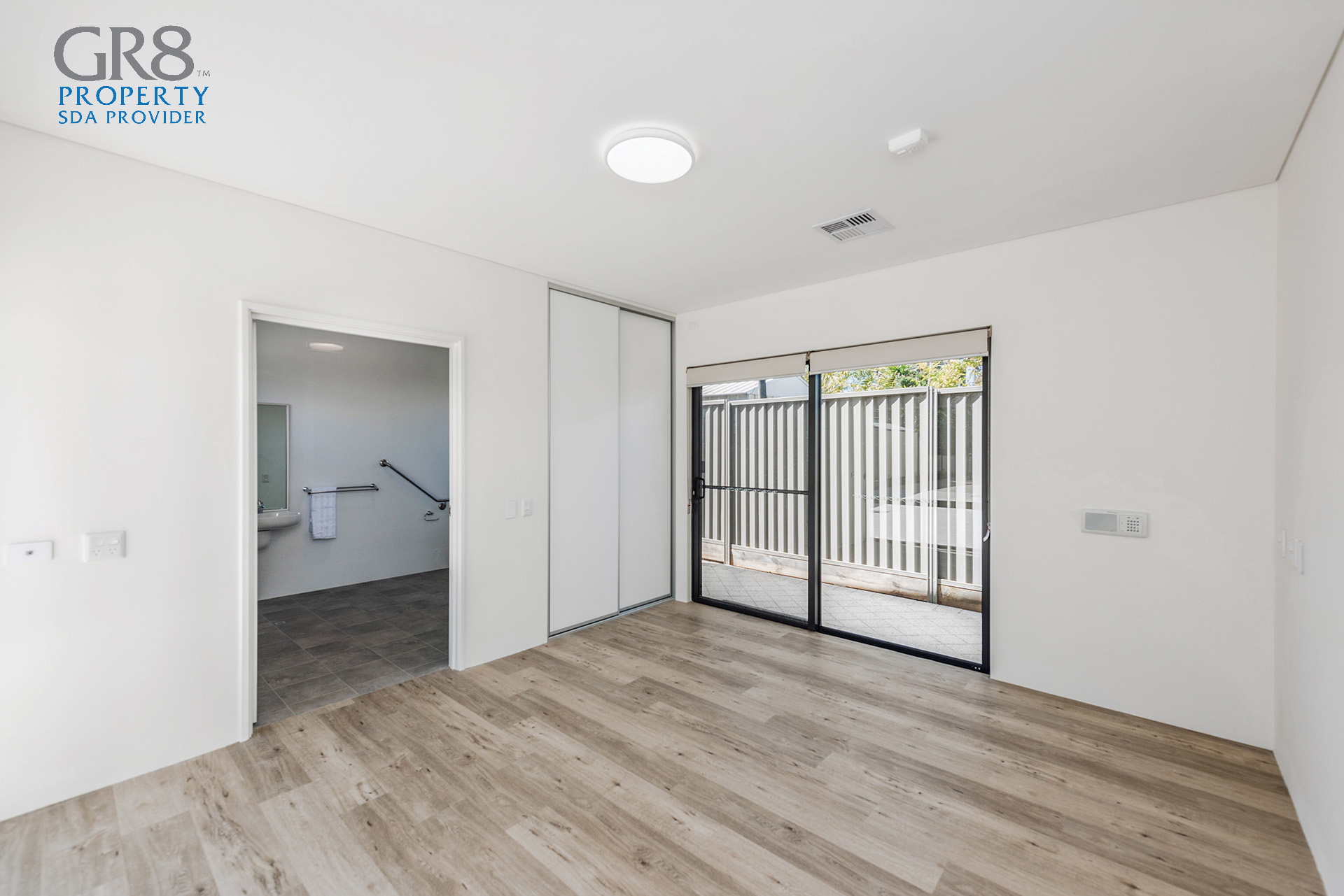 PLATINUM CERTIFIED 2 BED OOA DWELLING - With 1 Vacancy — Home image 2