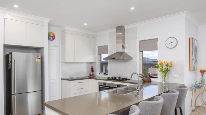 Stunning SIL home in Gobbagombalin — Home image 2