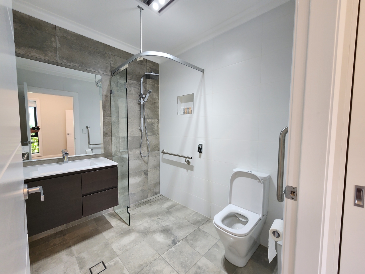Premium SIL/STR Home with Private Ensuites and Pool — Home image 3
