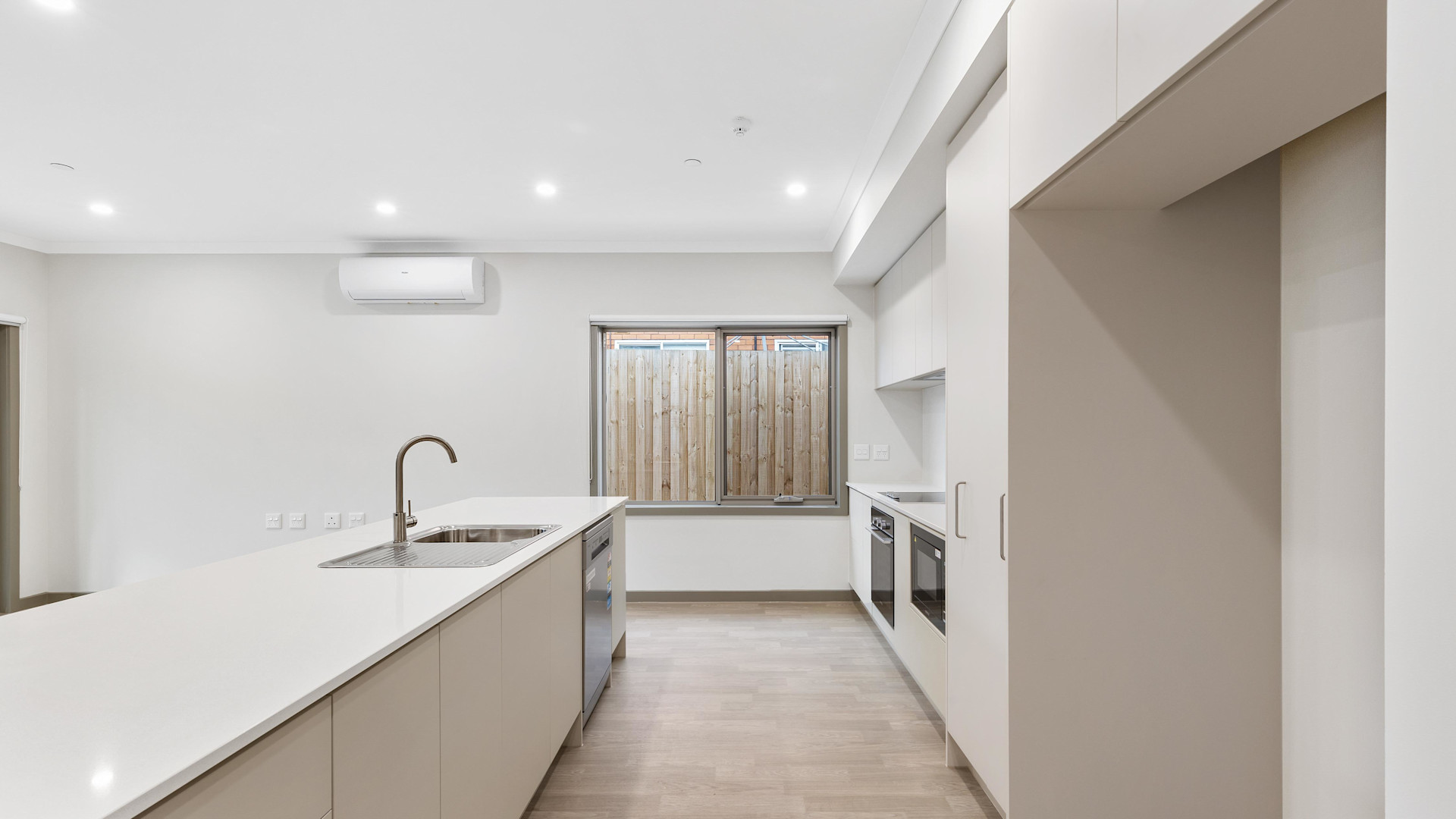 Modern Improved Liveability SDA home in the heart of Thornbury — Home image 4