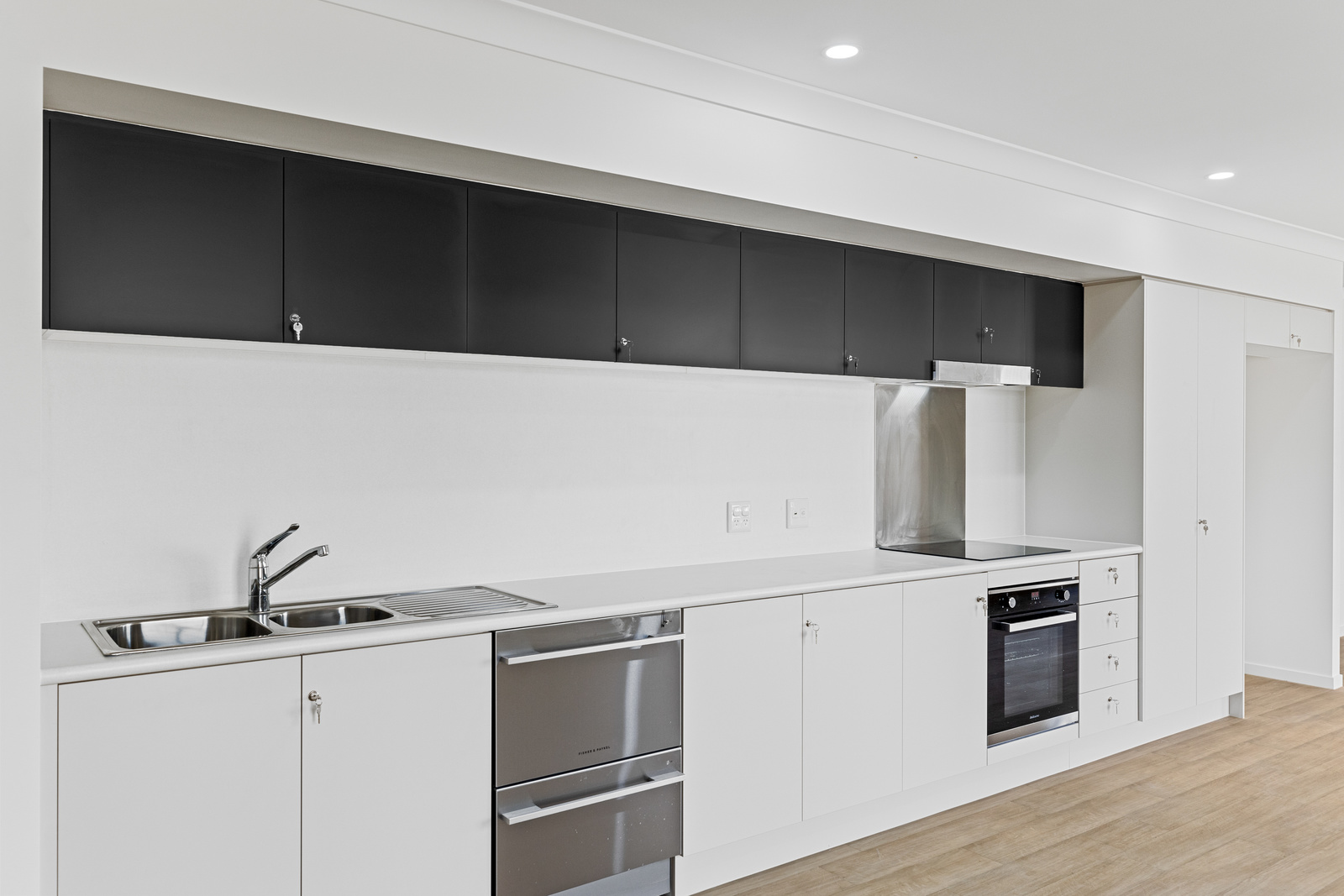 2 Resident -  Robust Home available now in Flinders View!! — Home image 4