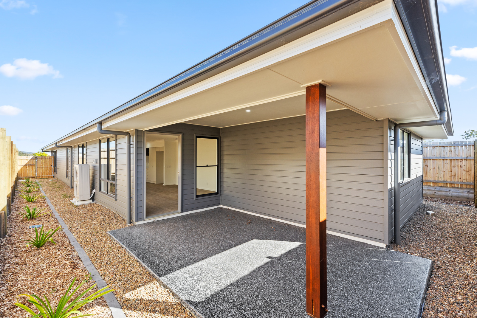 2 Resident -  Robust Home available now in Flinders View!! — Home image 4