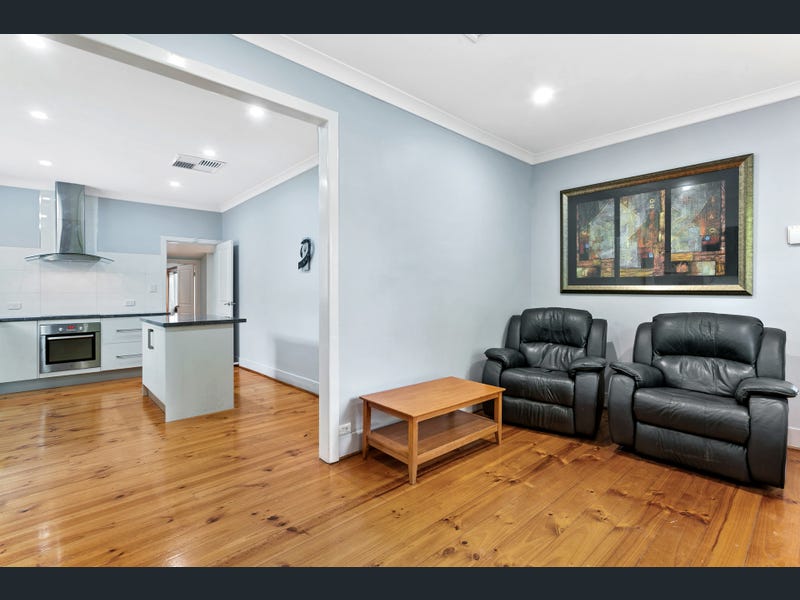 SIL House in Glenelg North - Walking Distance From Glenelg Beach & Harbour Town — Home image 2