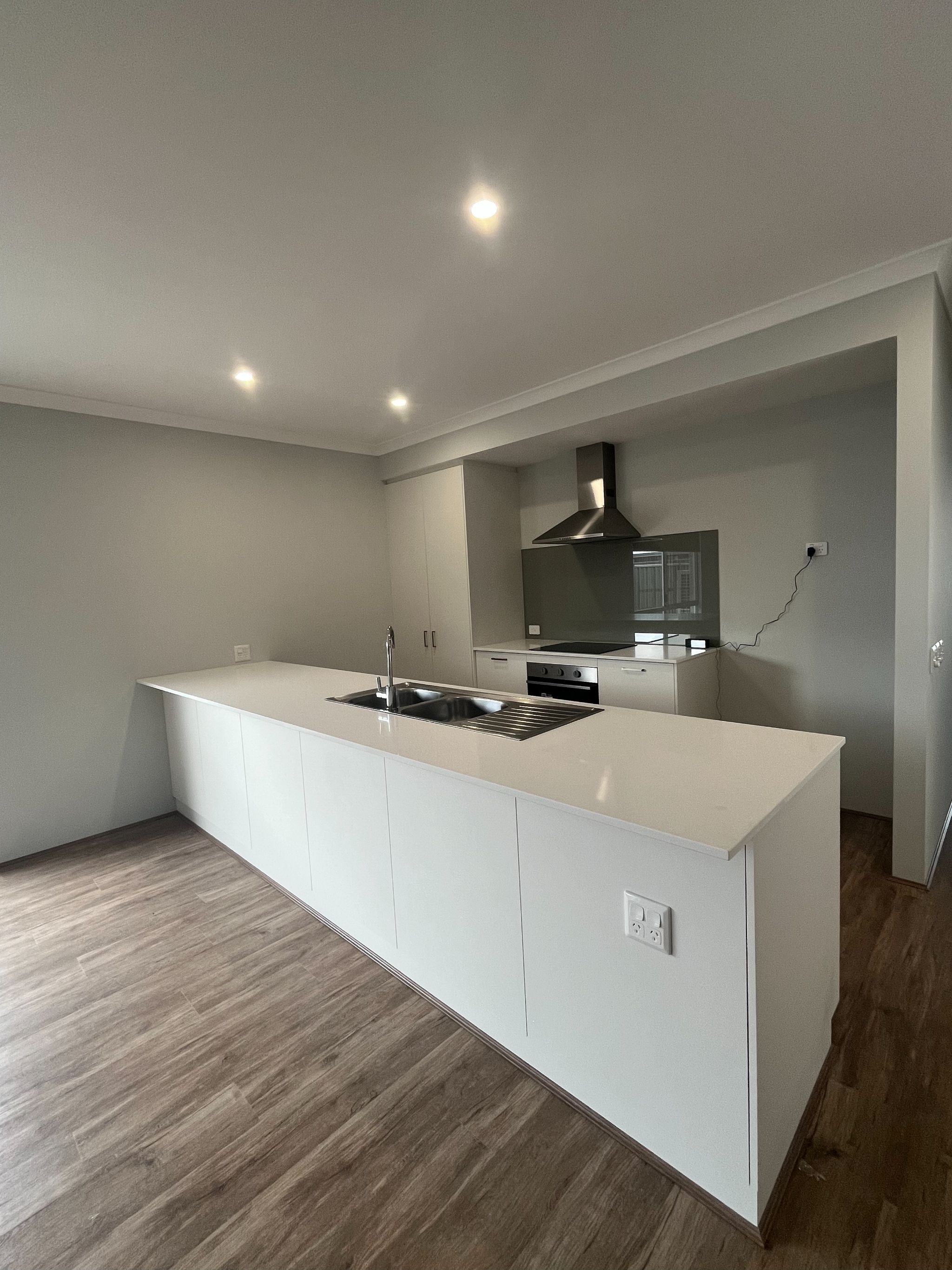 2 BR IL Home with OOA Room – Coodanup — Home image 3