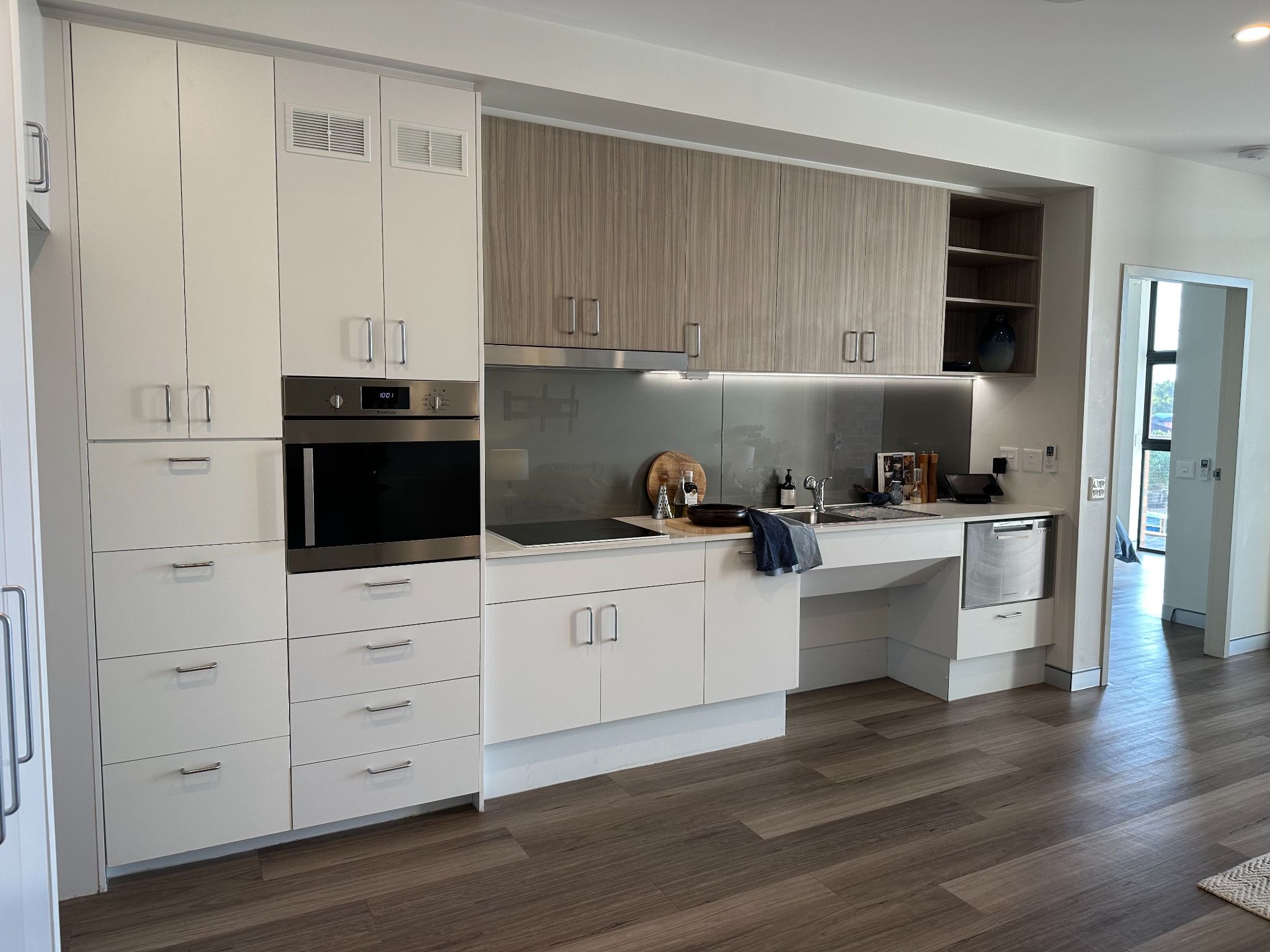 GUILDFORD - 1 BEDROOM Apartment - Ability Apartments Guildford — Home image 4
