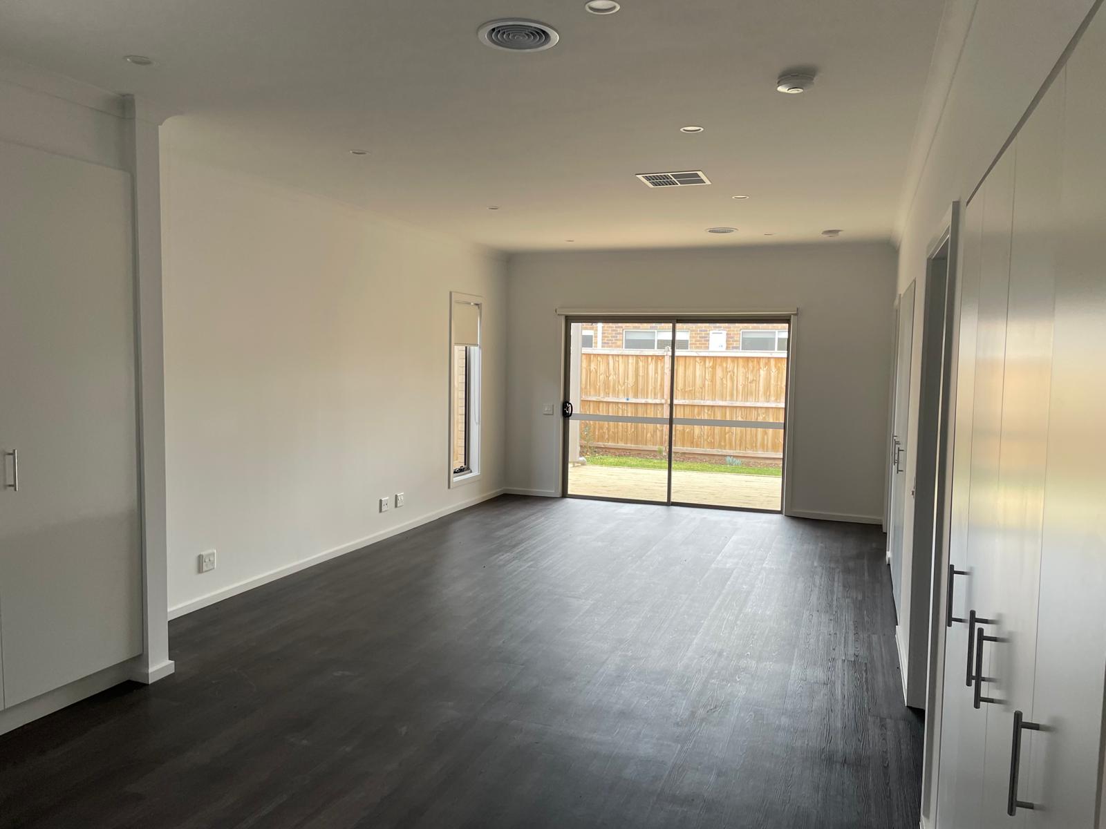 BrandNew Robust SDA in Charlemont 2 beds + SIL space Comfort & care combine — Home image 5