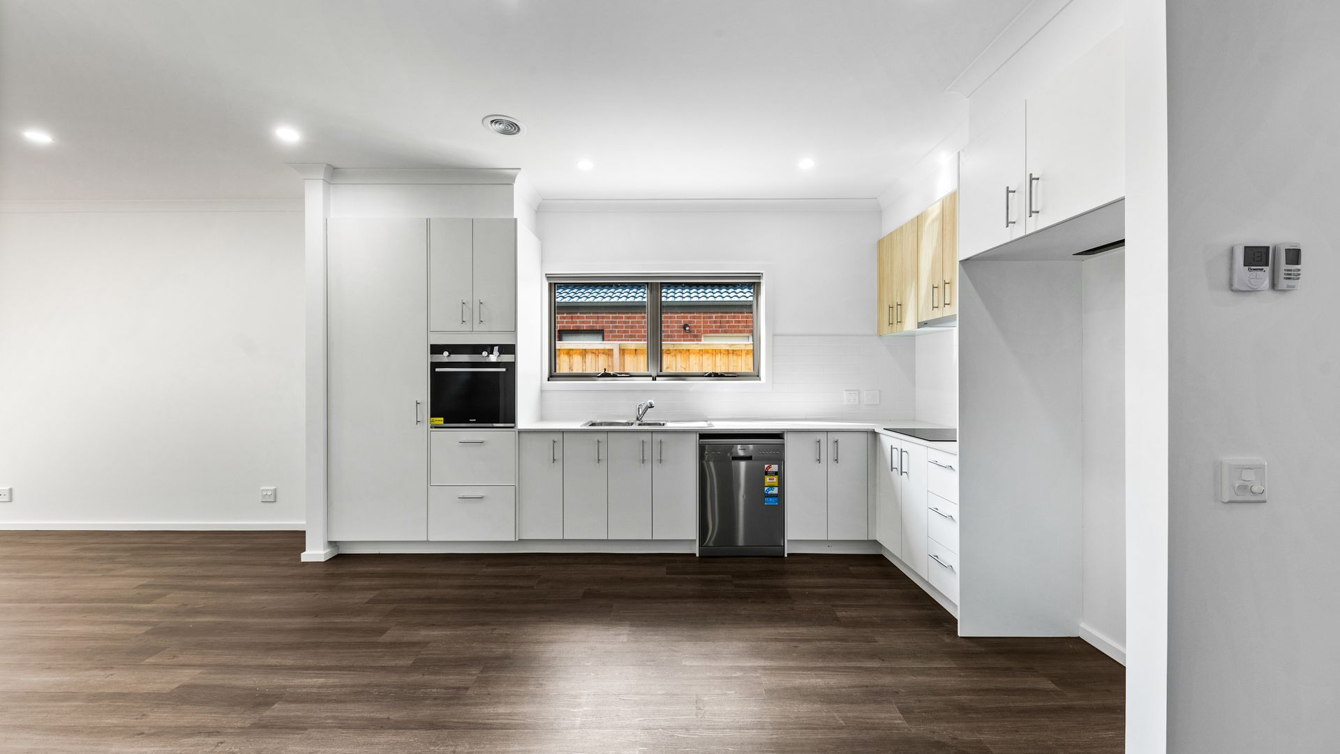 23 Leeward Drive, Tarneit VIC 3029 — Home image 4