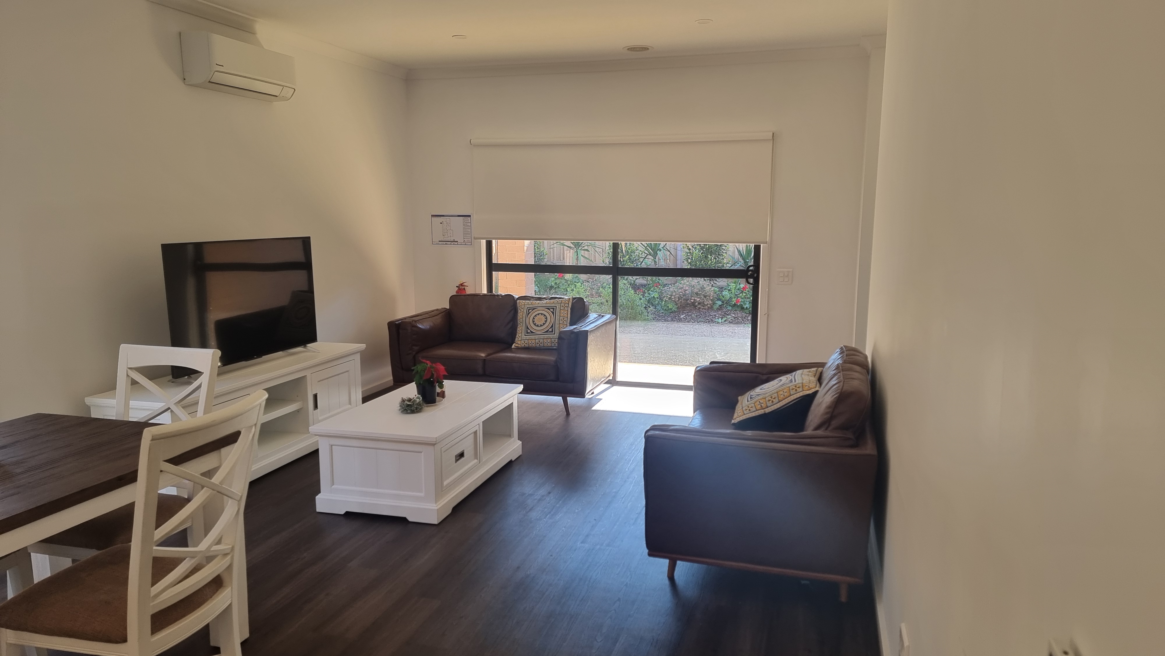 Melton South - IL or Robust  2-Resident, 3 Bedroom House — Home image 7