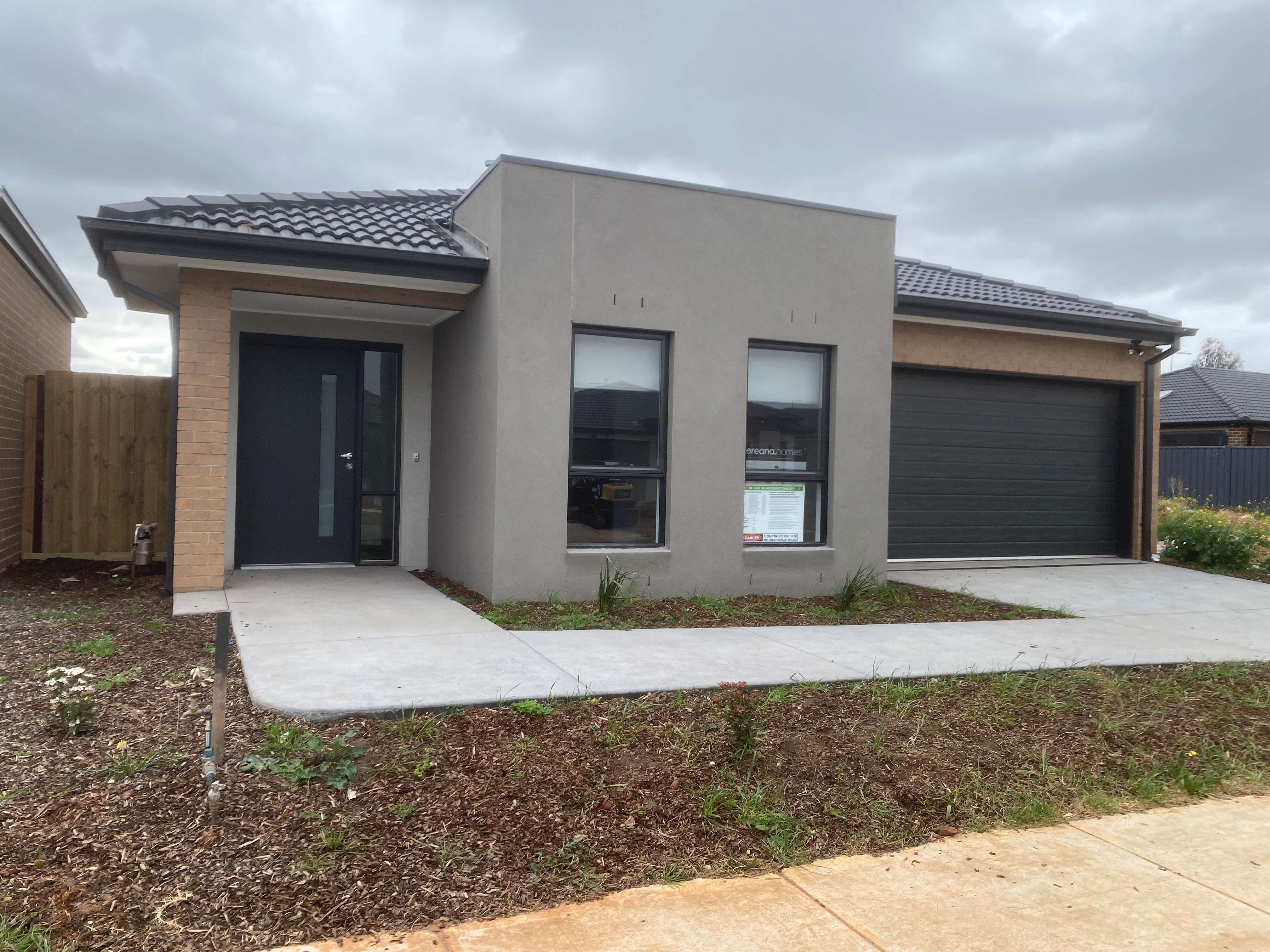 Melton South - IL or Robust  2-Resident, 3 Bedroom House — Home image 9