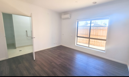 Melton South - IL or Robust  2-Resident, 3 Bedroom House — Home image 13
