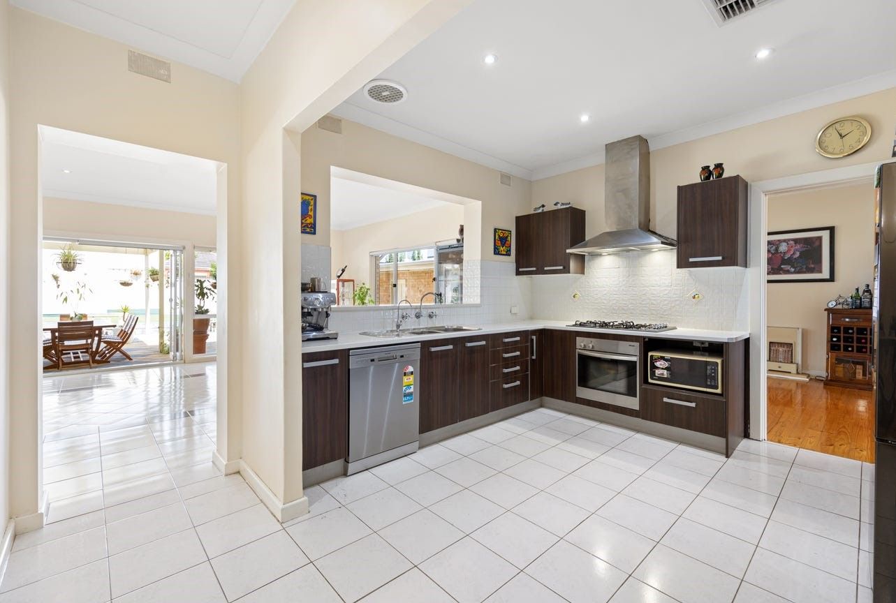 Kensington Gardens SA - Accommodation Available — Home image 11