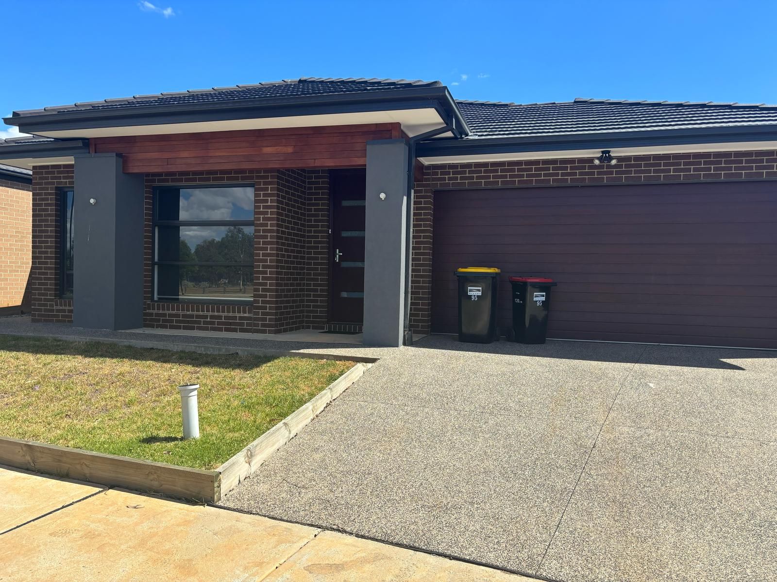 New, Light and Bright Respite/MTA/SIL Opportunity in Melton South — Home image 8