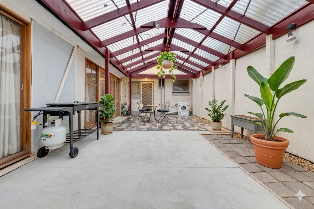 Your Cozy and Accessible Home Away From Home in Bayswater — Home image 8