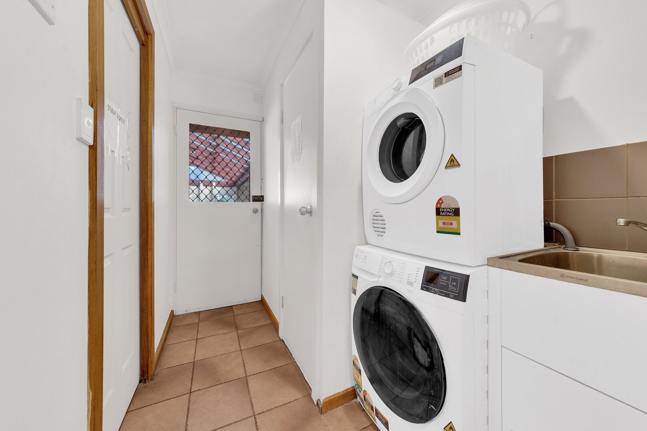 Your Cozy and Accessible Home Away From Home in Bayswater — Home image 3
