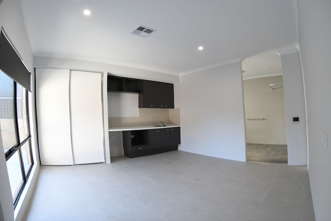 *NEW * High Physical Support 3 Bedroom Entire Home + OOA Room — Home image 2