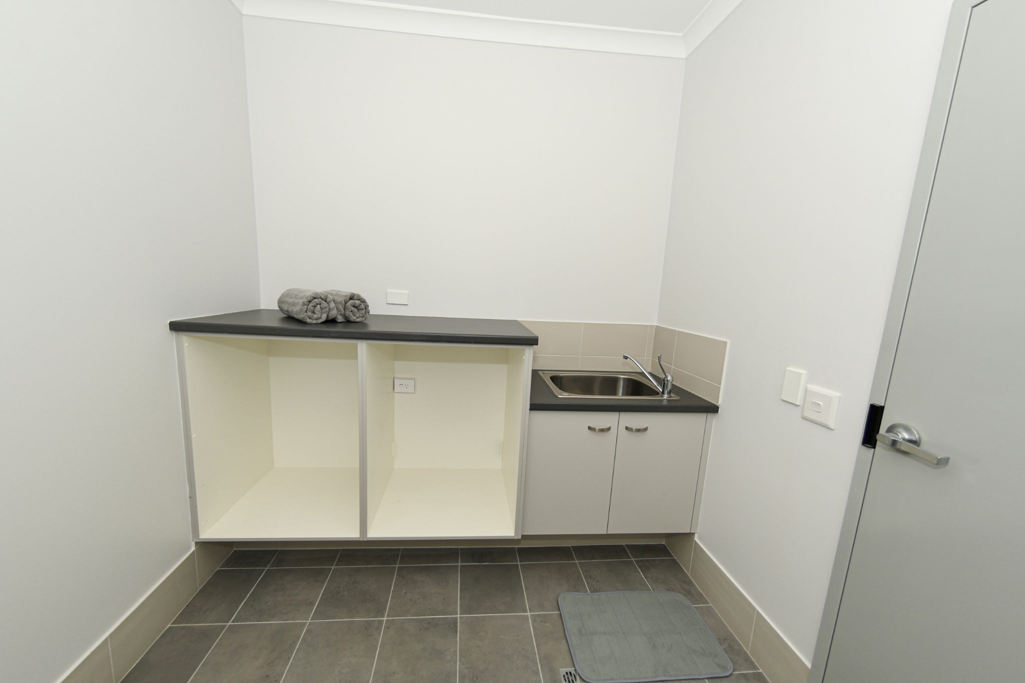 *NEW * High Physical Support 3 Bedroom Entire Home + OOA Room — Home image 7