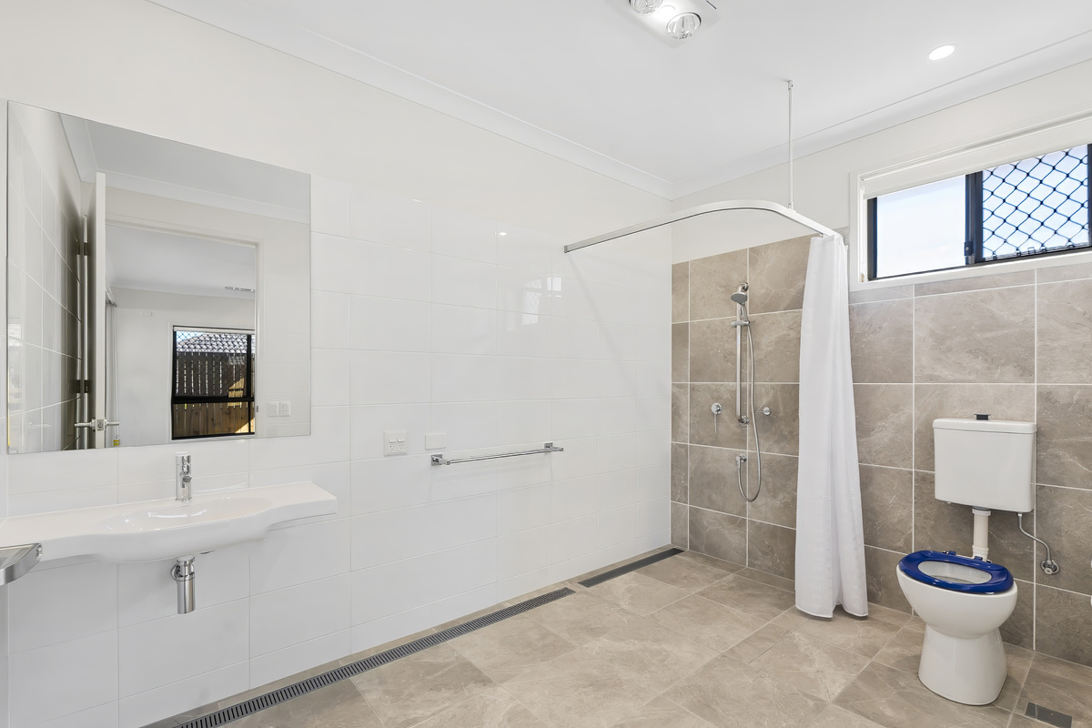 MORAYFIELD QLD - HPS HOUSE (LOOKING FOR A CO-TENANT) — Home image 2