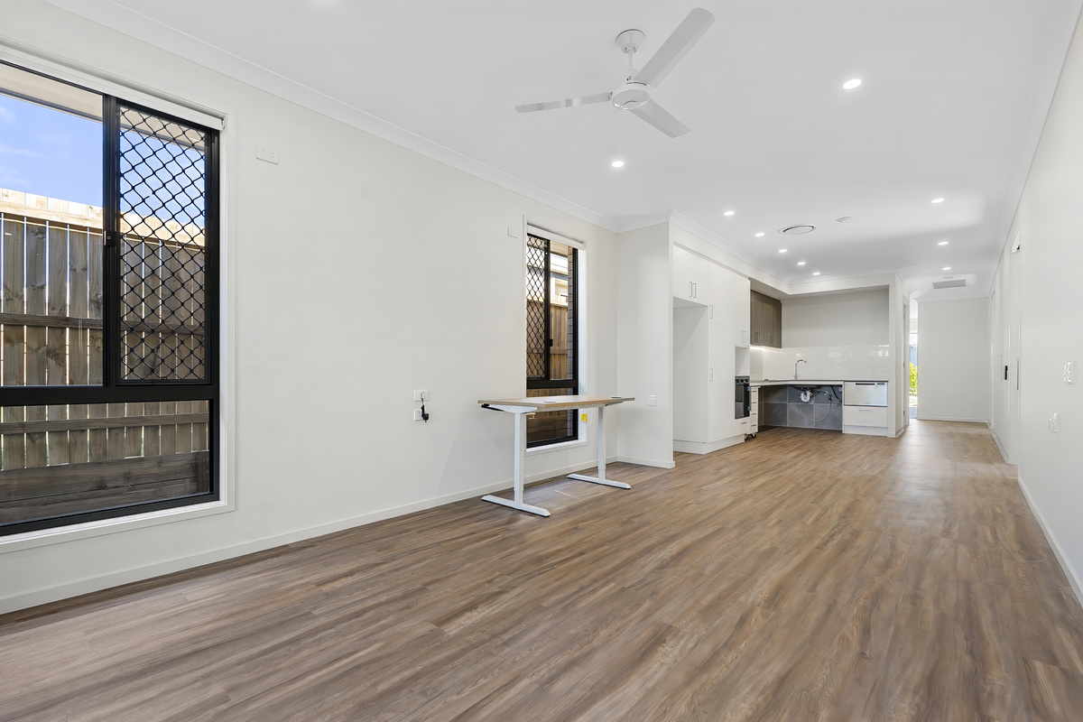 MORAYFIELD QLD - HPS HOUSE (LOOKING FOR A CO-TENANT) — Home image 3