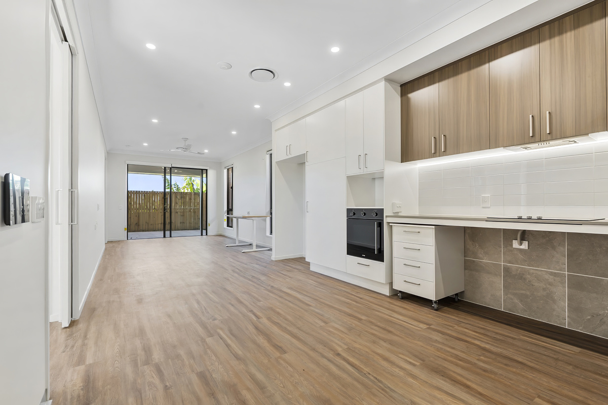 MORAYFIELD QLD - HPS HOUSE (LOOKING FOR A CO-TENANT) — Home image 5