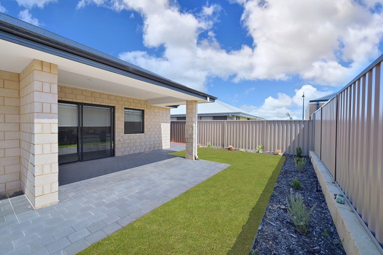 BALDIVIS - 2 Bed HPS Home - AVAILABLE NOW — Home image 4