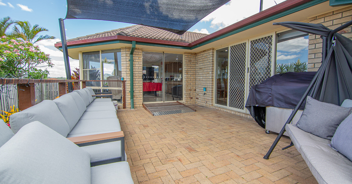 Upper Coomera SIL retreat: spacious living, accessible bathroom and outdoor BBQ — Home image 3