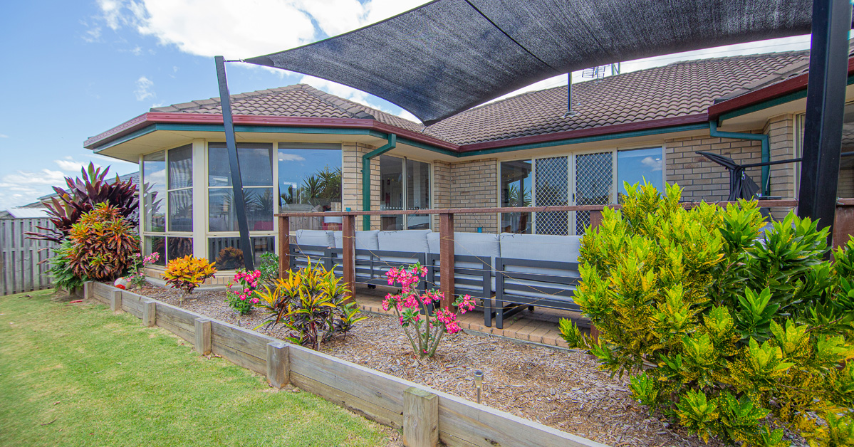 Upper Coomera SIL retreat: spacious living, accessible bathroom and outdoor BBQ — Home image 5